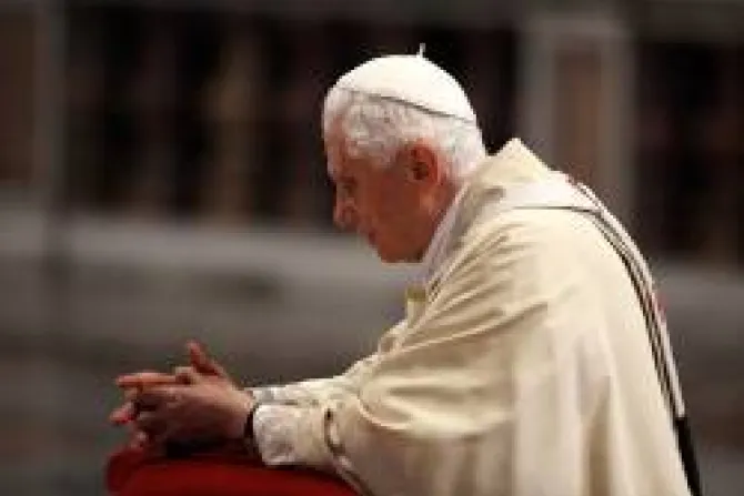 Obispos invitan a 40 horas de oración por el Papa