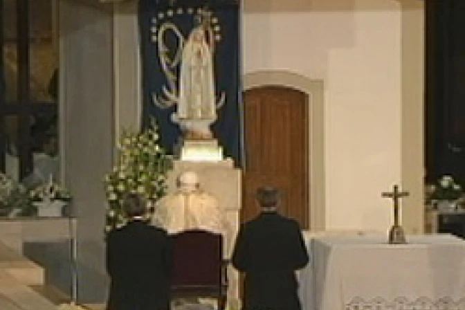 Hacer a Dios presente en el mundo como María, alienta el Papa Benedicto XVI