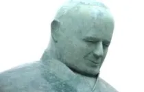 El nuevo rostro de la escultura de Juan Pablo II