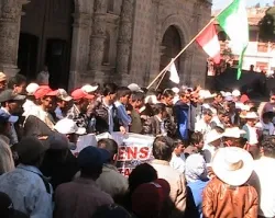 Perú: Obispo de cajamarca se ofrece a mediar en conflicto antiminero