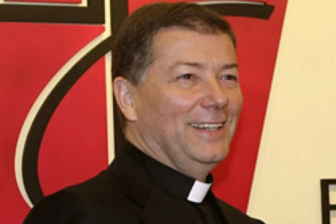 Matrimonio es unión entre hombre y mujer para toda la vida, dice Obispo español