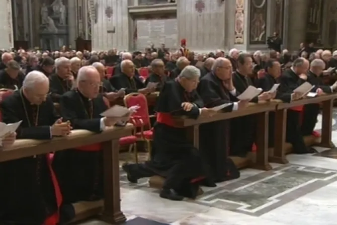 VIDEO: Cardenales rezaron en San Pedro por el nuevo Papa