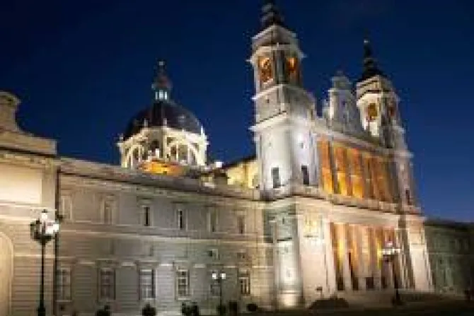 Tras intento de atentado en Catedral de Madrid piden "respuesta contundente" del Estado