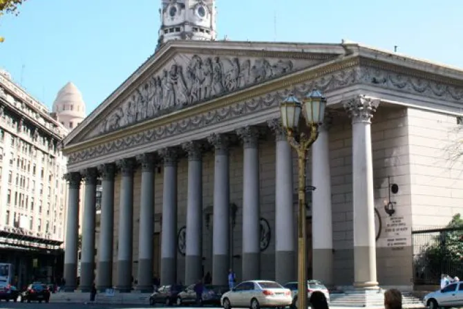 Roban más de 12 mil dólares en la Catedral de Buenos Aires