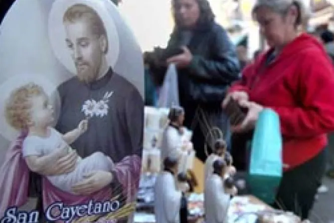 Católicos se alistan para fiesta de San Cayetano en Argentina