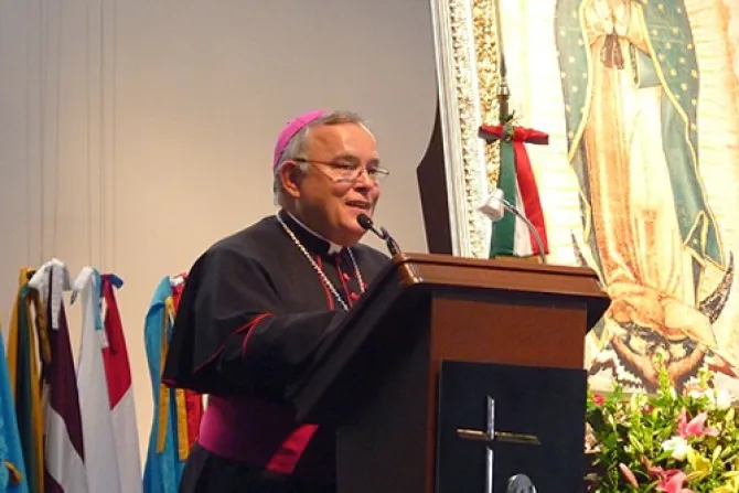 Combatir la pobreza moral de nuestros corazones, exhorta Arzobispo en Congreso Guadalupano