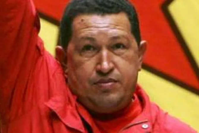 Hugo Chávez arremete ahora contra el Papa Benedicto XVI