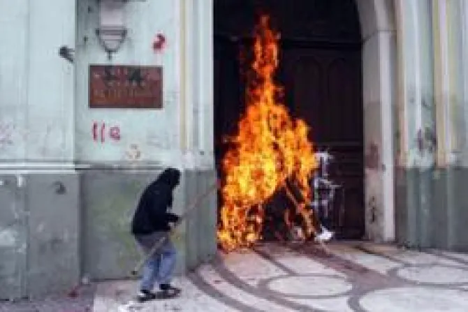 Atacan Santuario de María Auxiliadora durante paro nacional en Chile