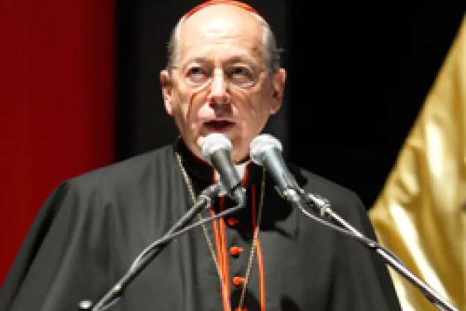 Cardenal Cipriani pide en Perú medidas que promuevan la familia