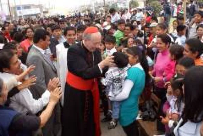 Cardenal Cipriani a multitud en Manchay: Conozcan a Cristo en el Evangelio y el Catecismo