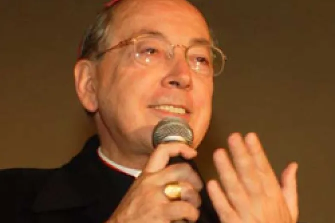 Oración es la mejor arma contra ataques al Papa y la Iglesia, dice Cardenal Cipriani