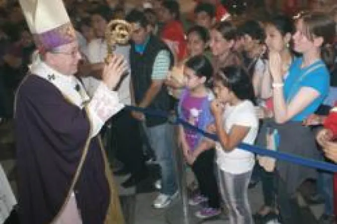 Perú: Cardenal pide solucionar problemas sociales con diálogo y no con radicalismos