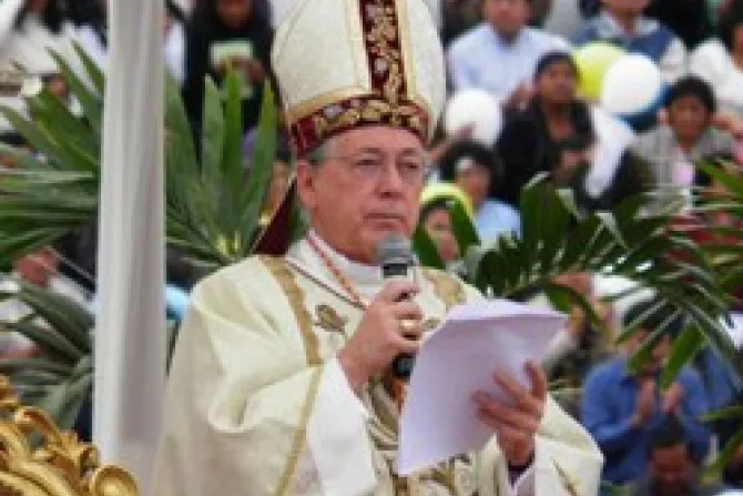 María invita a todos a la santidad, dice Cardenal Cipriani en Congreso Eucarístico y Mariano
