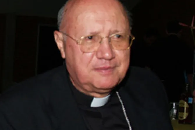 Mons. Celli pide a comunicadores católicos reflexionar si viven valores que transmiten