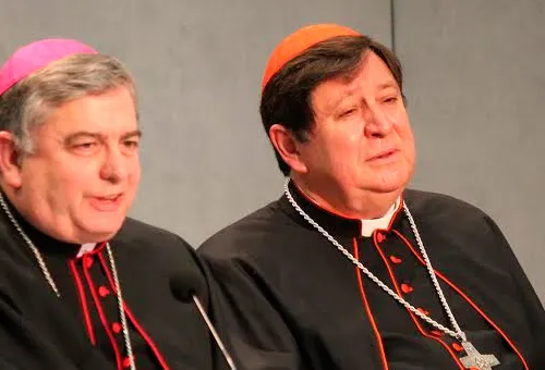 Mons. Rodríguez Carballo y el Cardenal Joao Braz de Aviz en la presentación (Foto ACI Prensa)?w=200&h=150
