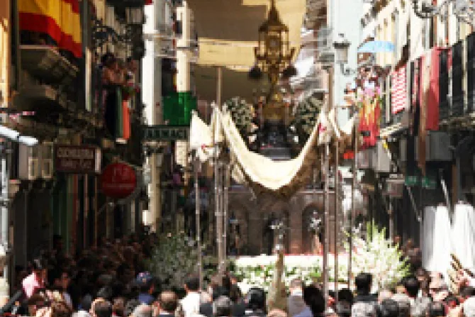 En Corpus Christi adoramos un milagro, recuerda Arzobispo de Granada
