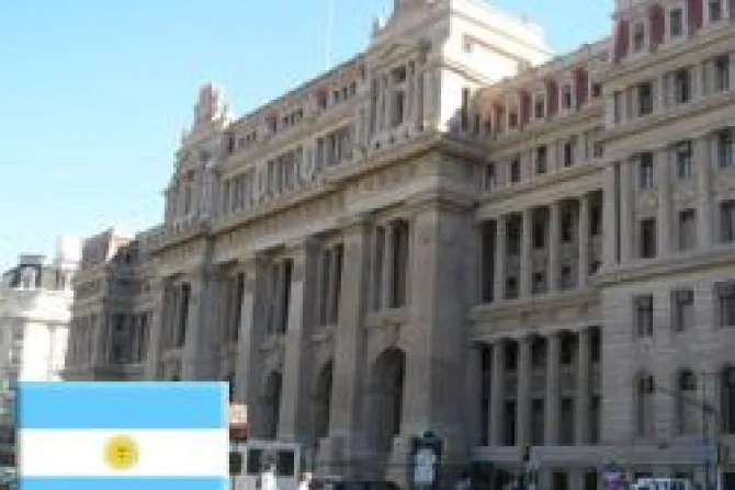 Corte Suprema de Argentina despenaliza aborto por violación y abre puertas a práctica indiscriminada