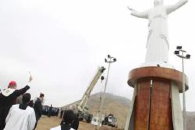 El Papa: Que Cristo del Pacífico aliente sociedad justa y solidaria en Perú