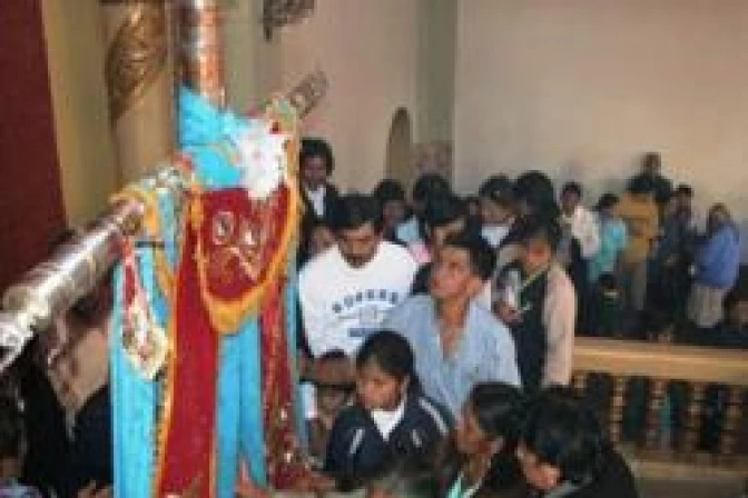 Sacerdote pide rezar para encontrar famosa Cruz de Motupe en Perú