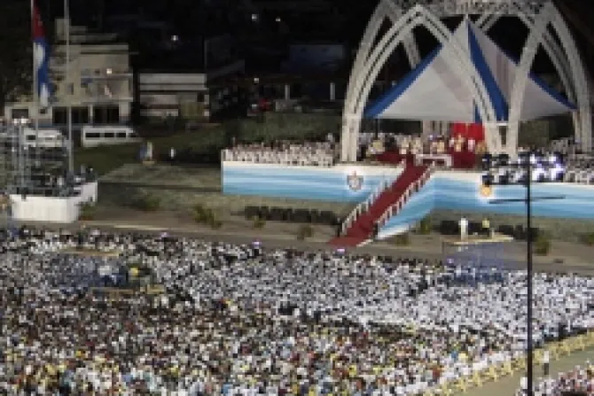 Benedicto XVI en Cuba: Luchen con las armas de la paz, perdón y comprensión para construir una sociedad abierta y renovada