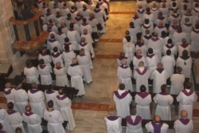 Aumentan sacerdotes católicos en el mundo