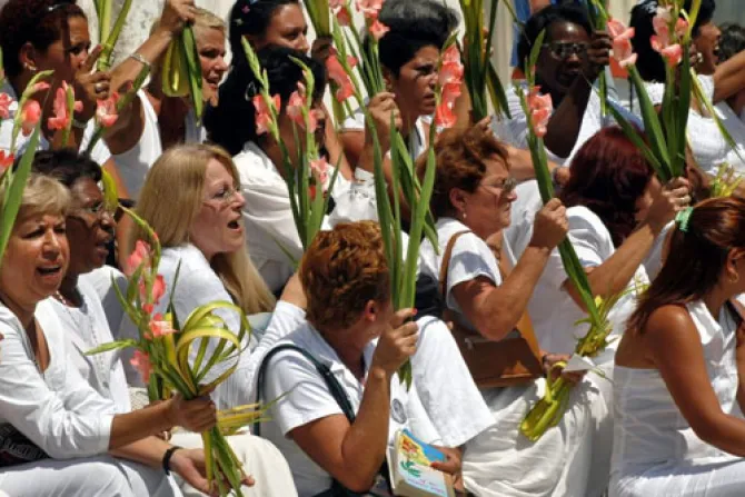 Damas de Blanco recogen premio de DDHH y piden democracia para Cuba