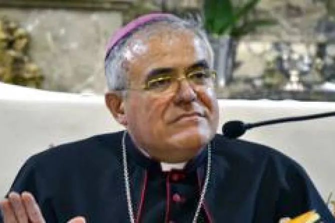 Obispo de Córdoba defiende su derecho a explicar doctrina de la Iglesia
