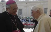 Mons. Demetrio Fernández junto al Papa Benedicto XVI