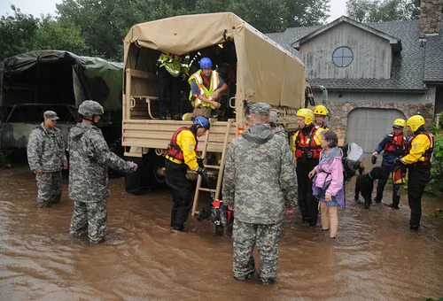 Guardia Nacional ayudando a damnificados. Foto:Sargento Joseph Vonnida?w=200&h=150