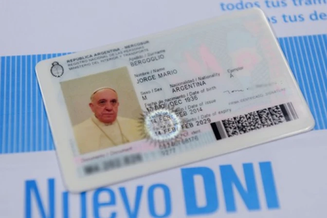 El Papa tramitó Documento Nacional de Identidad y Pasaporte argentinos