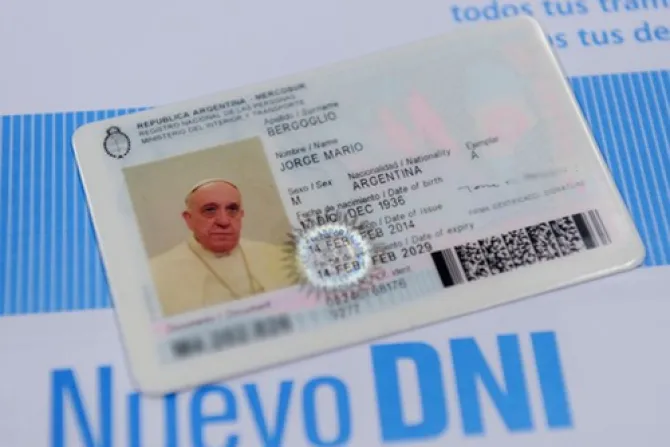 El Papa tramitó Documento Nacional de Identidad y Pasaporte argentinos