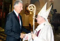 Ricardo Duarte saluda al Cardenal Juan Luis Cipriani