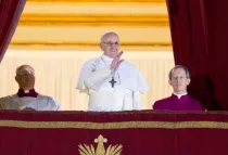 Papa Francisco tras su elección. Foto: ACI Prensa