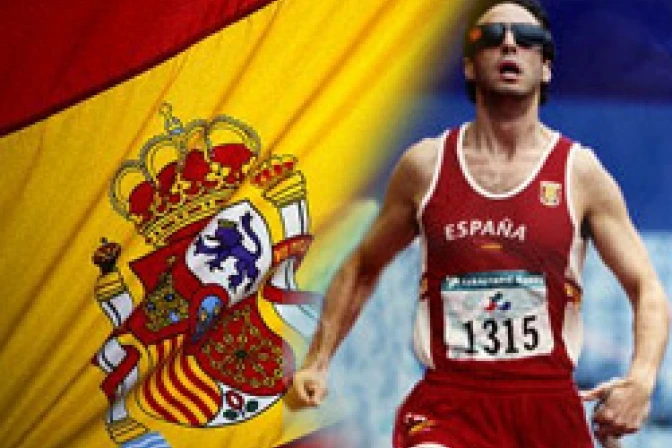 Campeón invidente pide a la Virgen salvaguardar vida humana de principio a fin