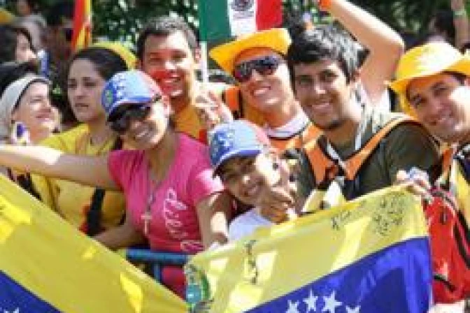 Miles esperaron horas bajo el sol para ver al Papa y aseguran que todo valió la pena