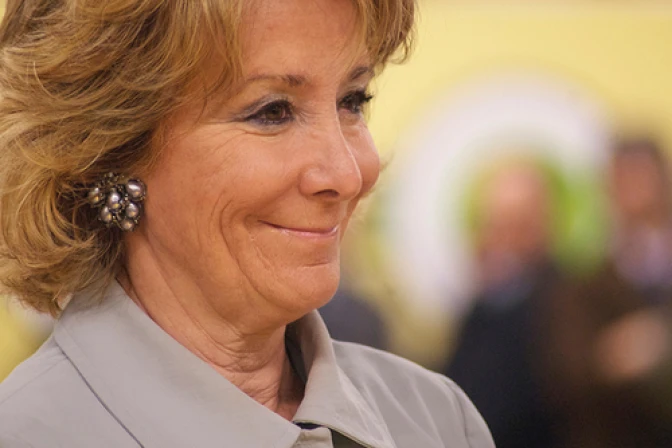 El aborto es un "fracaso" y no un derecho, dice Esperanza Aguirre