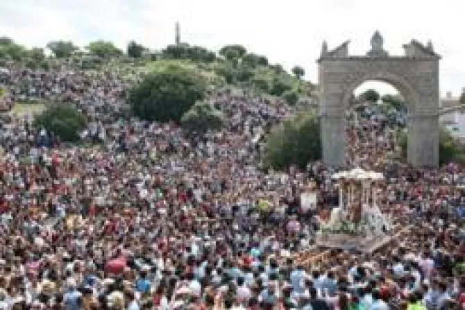 Más de 500 000 acompañan a Virgen de la Cabeza en España