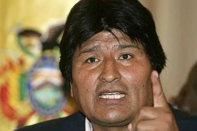 Insólito: Evo Morales acusa a Obispos bolivianos por robos a iglesias