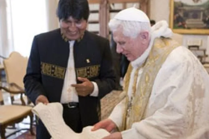 El Papa Benedicto XVI recibió a Evo Morales: Colaboración Iglesia-Estado