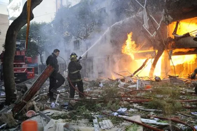 Tras explosión en Rosario la Iglesia Católica pone en marcha operativo de emergencia