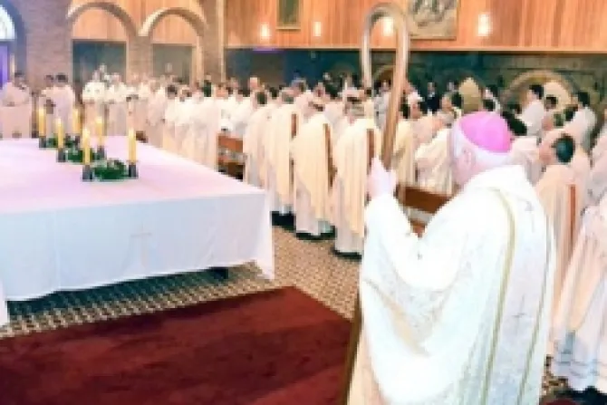 Sacerdotes deben "morir" al prestigio y al orgullo, dice Arzobispo