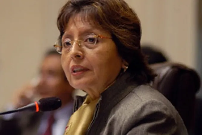 Congreso debe derogar aborto "terapéutico" en Perú
