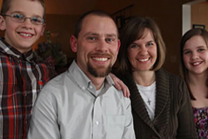 Electricista desempleado rechaza trabajo en clínica de abortos por convicción pro-vida