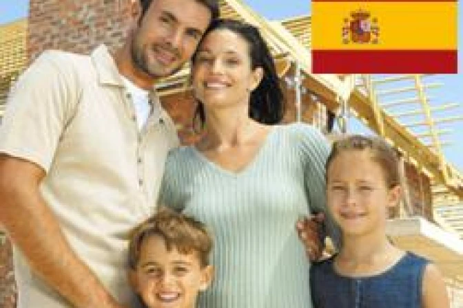 Obispos de España resaltan solidaridad de familias ante crisis