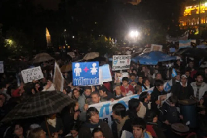 Más de 45 mil argentinos marcharon por la familia en Tucumán
