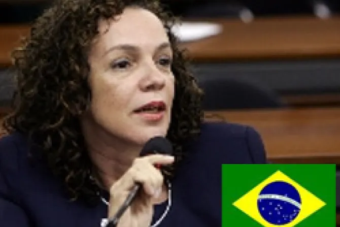 Nací tras estupro y no puedo apoyar aborto, clama diputada pro-vida en Brasil
