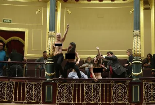 Activistas de Femen irrumpen en Pleno del Congreso de España. Foto: Europa Press?w=200&h=150