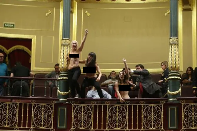 Pro-vidas critican agresividad de Femen y señalan falta de argumentos para defender el aborto