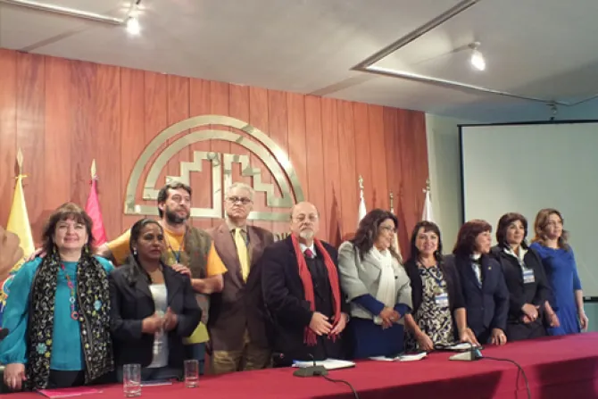 Foro del Parlamento Andino exige discriminar a católicos de la vida pública