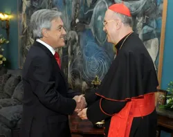 Sebastián Piñera, Presidente de Chile / Cardenal Tarcisio Bertone, Secretario de Estado Vaticano (foto presidencia de Chile)?w=200&h=150